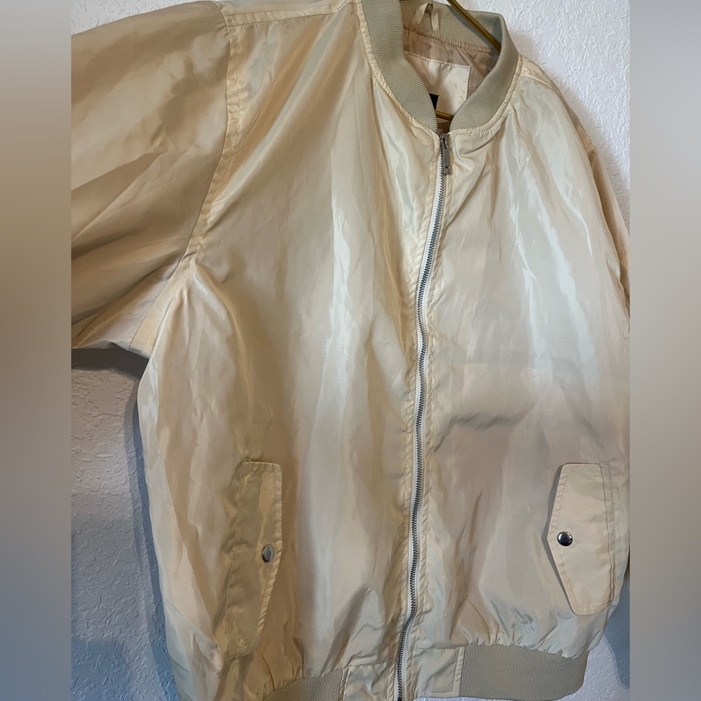 BooHoo Man jacket with elastic arm and waist cream color like new vinyl - Picture 6 of 7